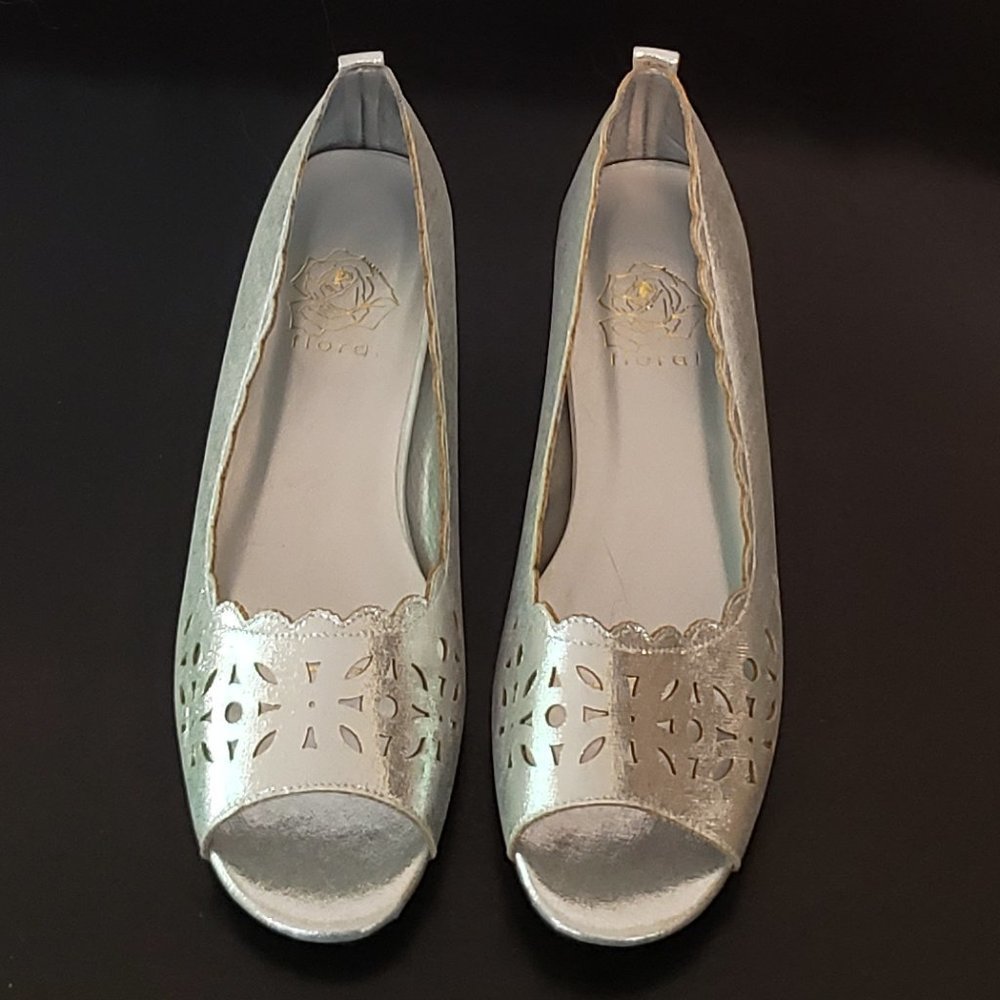 Ladies FLORAL Irene Wide Width Open Toe Slip-on Pumps in Silver - 8WW